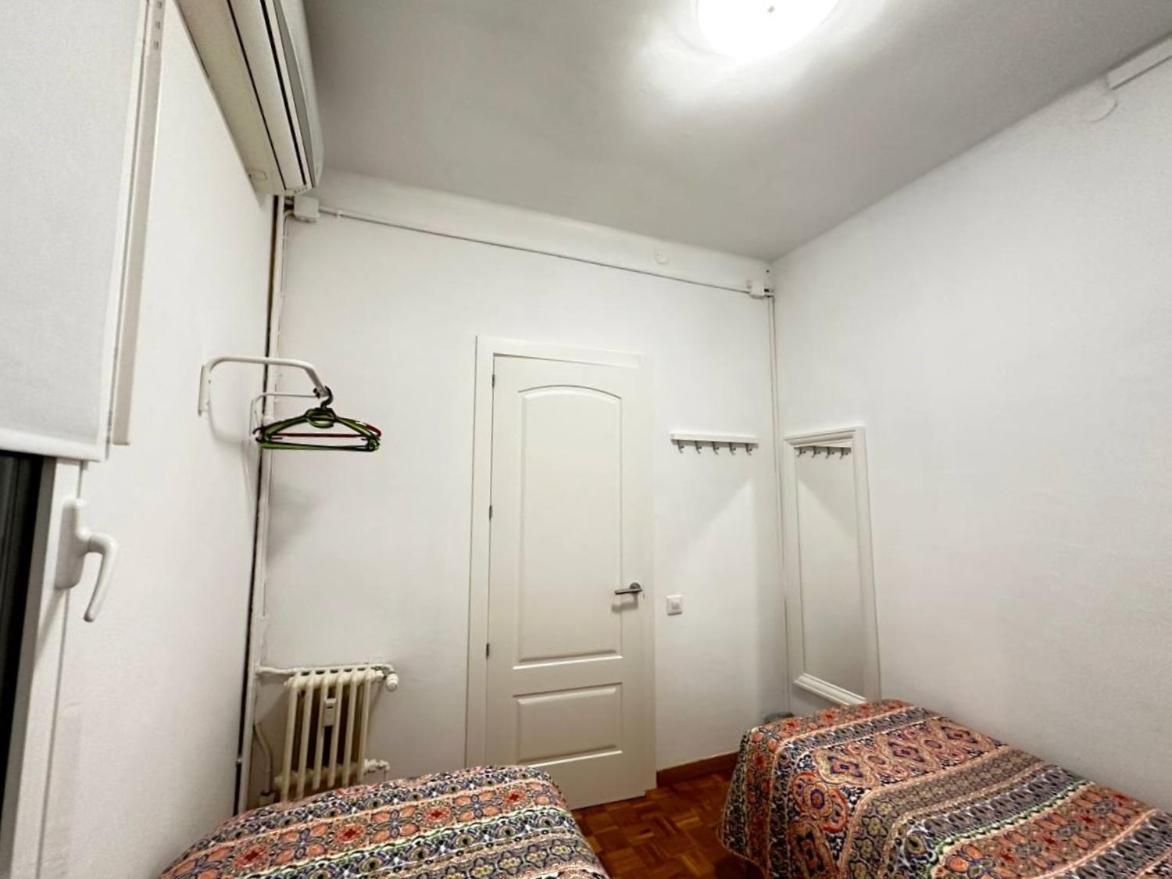 Rooms Nuevo Roger Barcelona Luaran gambar