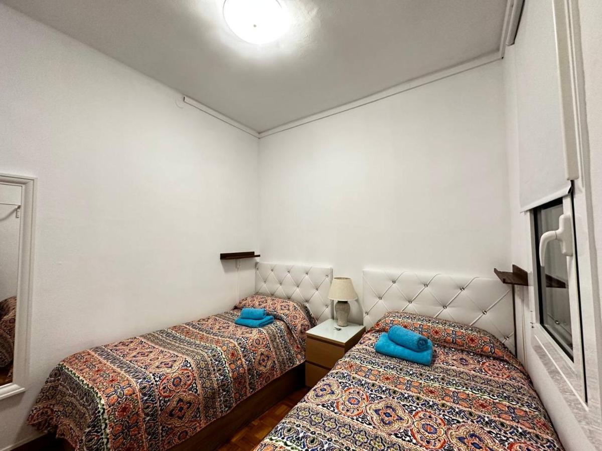 Rooms Nuevo Roger Barcelona Luaran gambar